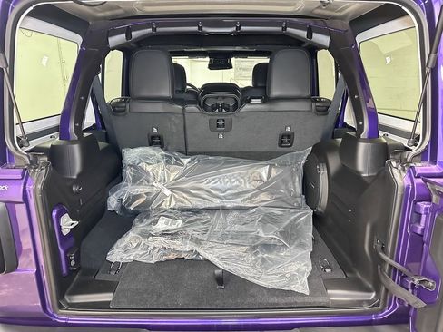 New 2026 Jeep Wrangler Unlimited Rubicon image 12