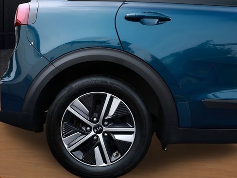 Used 2020 Kia Niro EX Premium FWD image 13