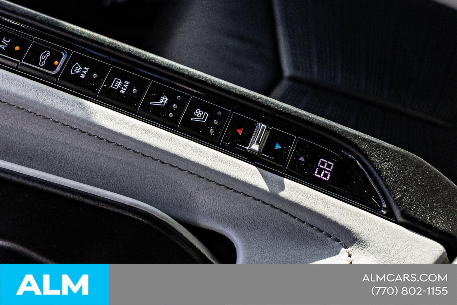 Used 2020 Chevrolet Corvette Stingray Premium Cpe w/ 3LT Preferred Equipment Group RWD image 33