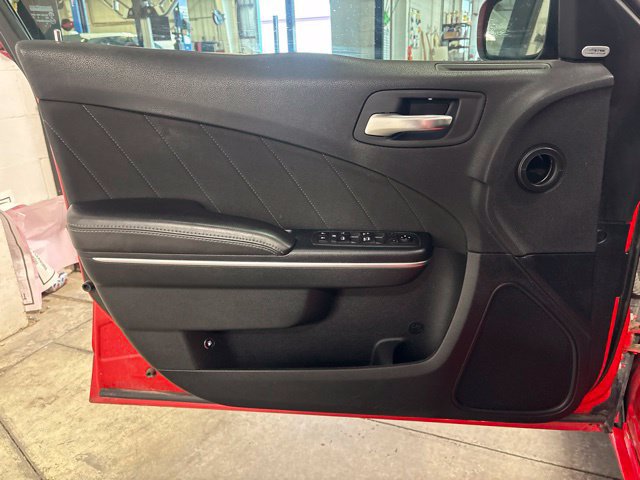Used 2018 Dodge Charger R/T RWD image 13