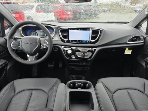 New 2026 Chrysler Voyager LX FWD image 22