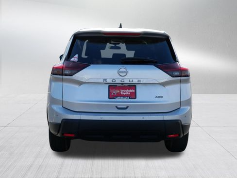 Used 2024 Nissan Rogue S AWD/4WD image 6