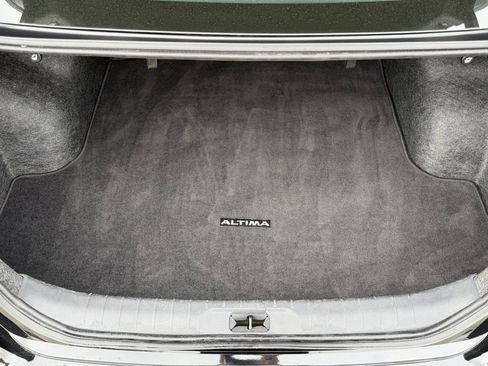 Used 2025 Nissan Altima 2.5 SV FWD image 29