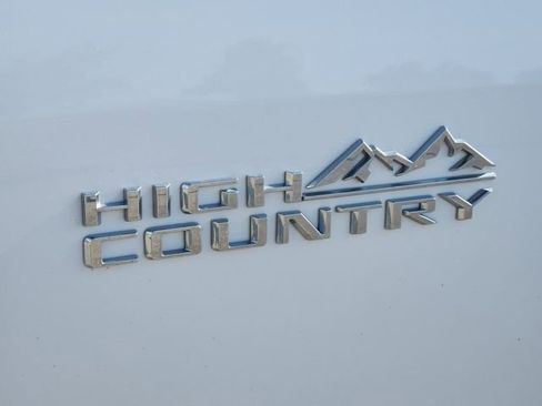 Used 2022 Chevrolet Traverse High Country image 12