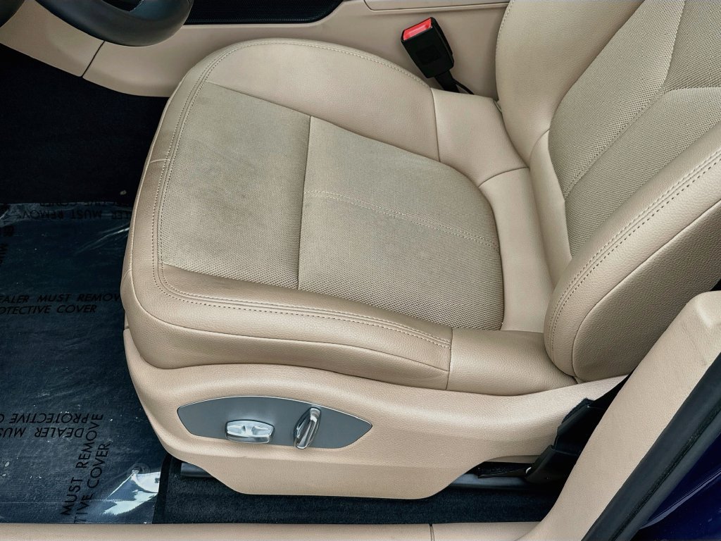 Certified 2024 Porsche Macan S AWD/4WD image 22