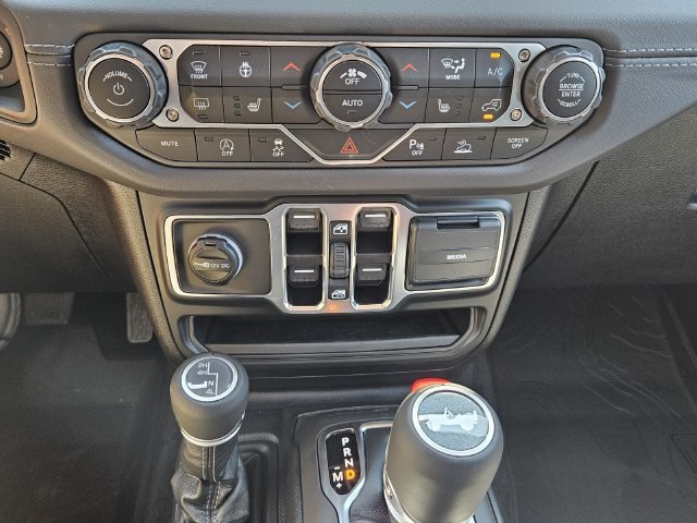 New 2025 Jeep Wrangler Unlimited Sahara AWD/4WD image 11