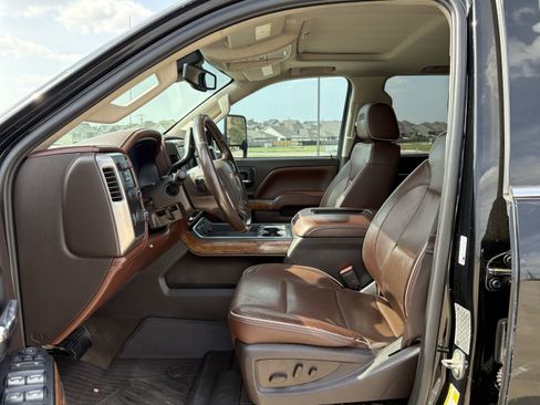 Used 2018 Chevrolet Silverado 3500 High Country w/ Duramax Plus Package image 12