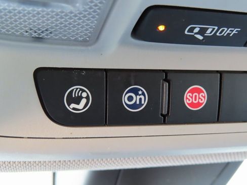 Used 2018 Chevrolet Traverse LT image 12