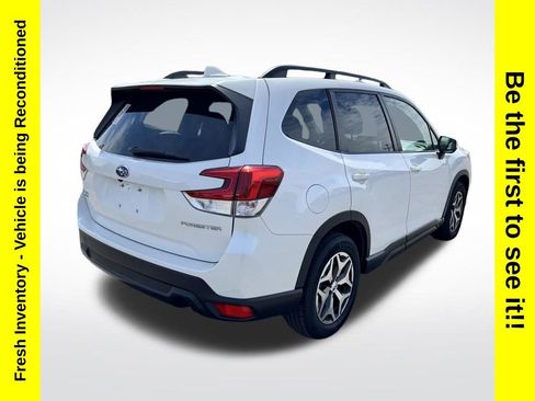 Used 2020 Subaru Forester Premium AWD/4WD image 5