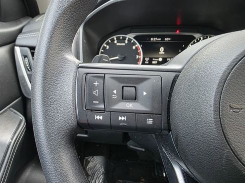 Used 2024 Nissan Rogue SV image 25