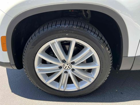 Used 2015 Volkswagen Tiguan SEL FWD image 74