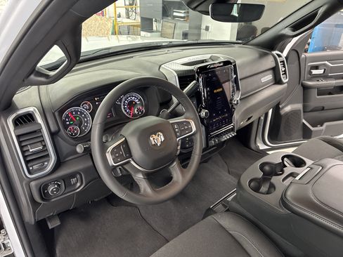 Used 2025 RAM 2500 Big Horn AWD/4WD image 17