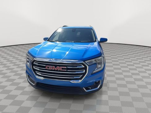 Used 2024 GMC Terrain SLT AWD/4WD image 3