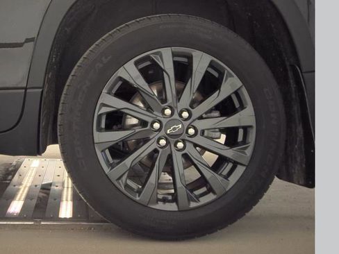 Used 2023 Chevrolet Traverse RS image 13
