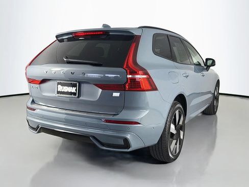 Certified 2023 Volvo XC60 T8 Plus AWD/4WD image 7