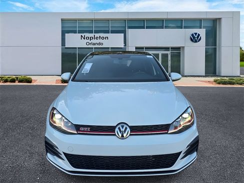 Used 2019 Volkswagen GTI SE image 2