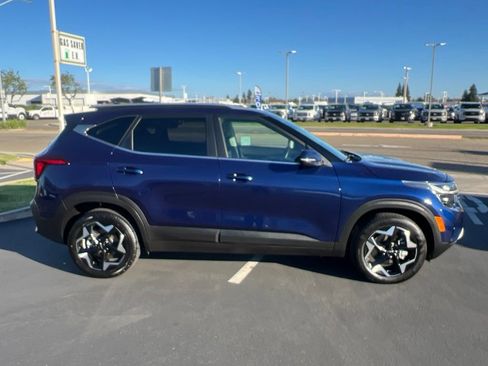 Used 2024 Kia Seltos EX AWD/4WD image 13
