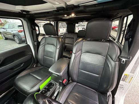 Used 2020 Jeep Wrangler Unlimited Sahara image 24
