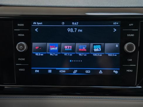 Used 2024 Volkswagen Taos SE AWD/4WD image 25