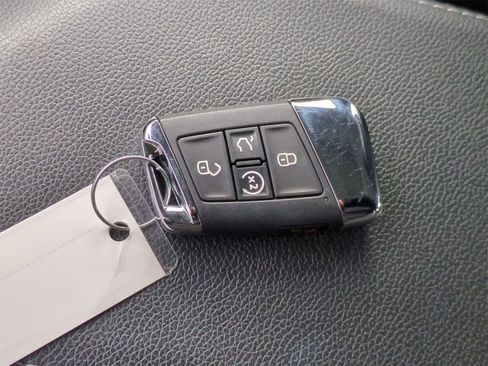 Used 2020 Volkswagen Jetta SE w/ SE Cold Weather Package image 35