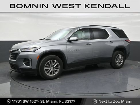 Used 2023 Chevrolet Traverse LT FWD image 1