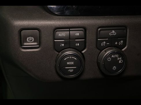 Used 2023 Chevrolet Silverado 1500 LT w/ Z71 Off-Road Package AWD/4WD image 15