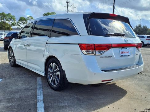 Used 2016 Honda Odyssey Touring Elite image 3