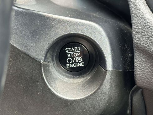 Used 2018 Jeep Compass Latitude AWD/4WD image 20