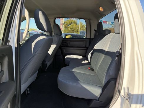 Used 2018 RAM 2500 Tradesman w/ Chrome Appearance Group AWD/4WD image 4