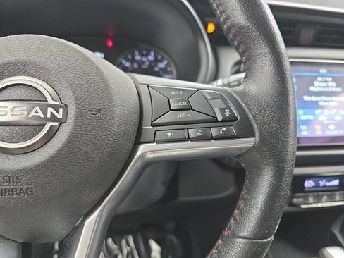 Used 2023 Nissan Kicks SR w/ Interior Electronics Package FWD image 18