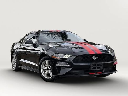 Used 2020 Ford Mustang GT RWD image 3