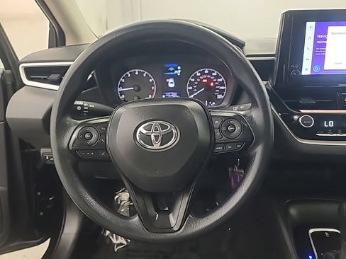 Used 2025 Toyota Corolla LE FWD image 31
