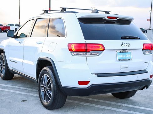 Used 2019 Jeep Grand Cherokee Laredo w/ Laredo X Package image 8