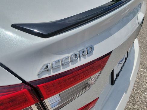 Used 2022 Honda Accord Sport image 11
