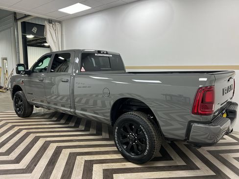 New 2026 RAM 2500 Laramie AWD/4WD image 13