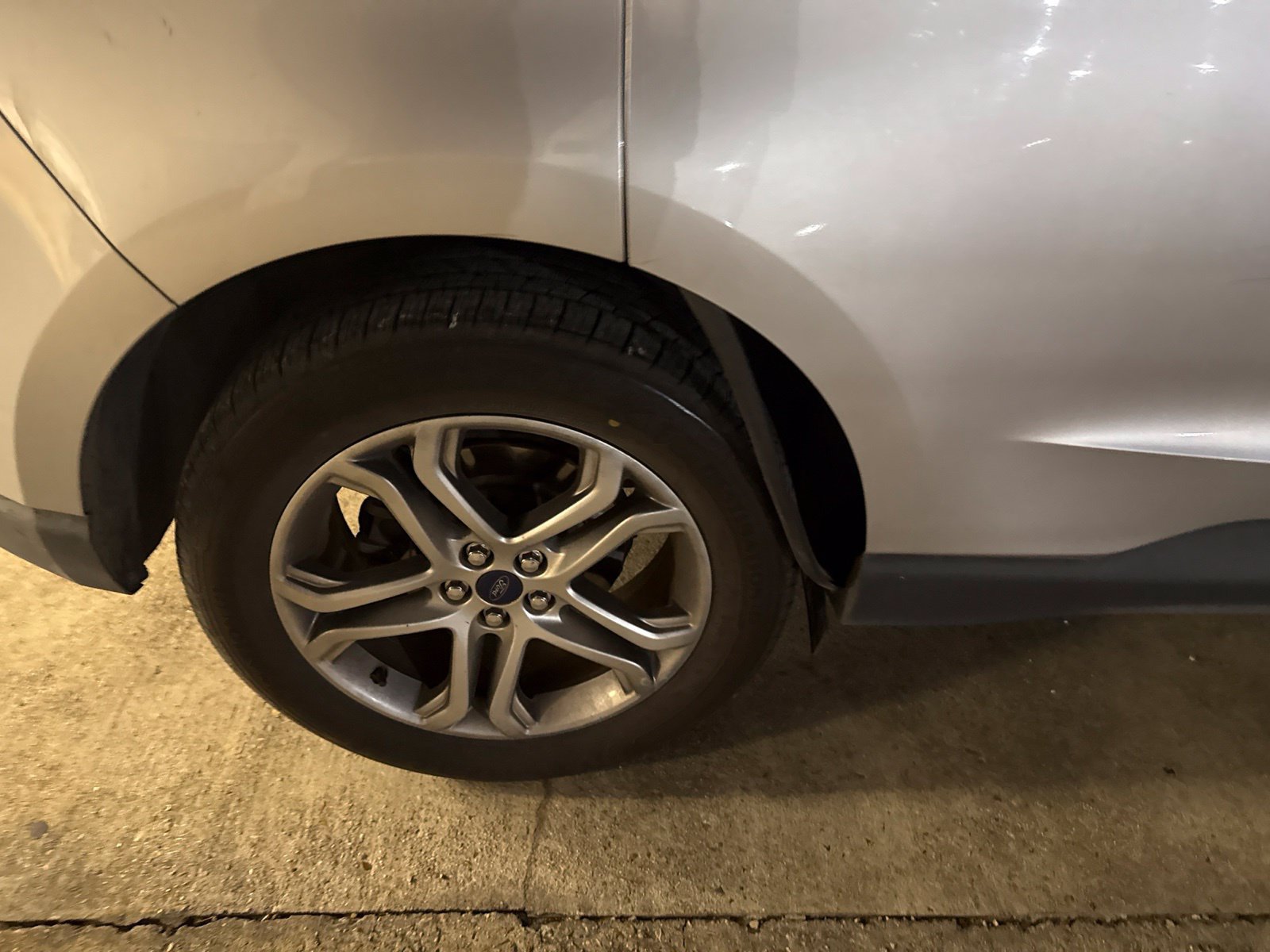 Used 2016 Ford Edge Titanium w/ Technology Package FWD image 5