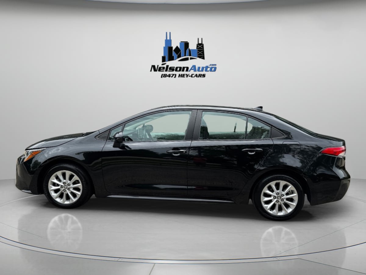 Used 2021 Toyota Corolla LE w/ LE Premium Package FWD image 9
