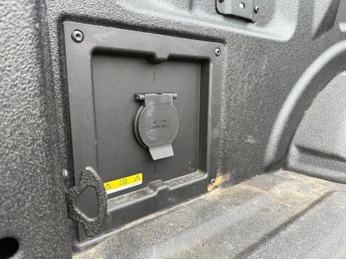 Certified 2023 Ford F150 Platinum w/ Equipment Group 701A High image 40