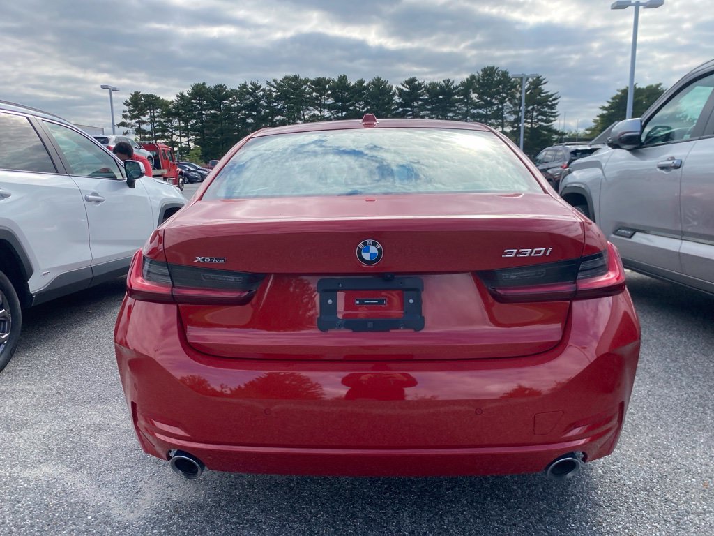 Used 2024 BMW 330i xDrive Sedan AWD/4WD image 11