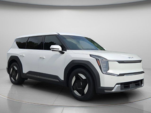 Used 2024 Kia EV9 Light Long Range RWD image 9
