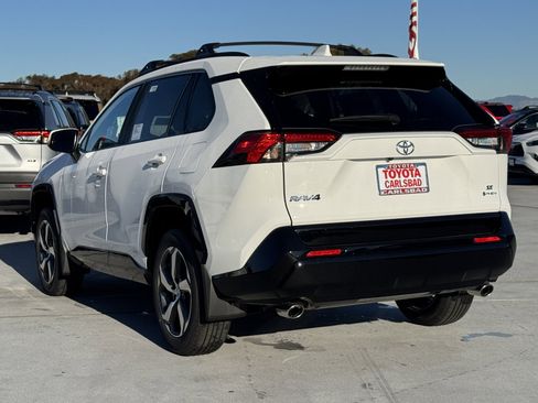 New 2025 Toyota RAV4 SE image 12