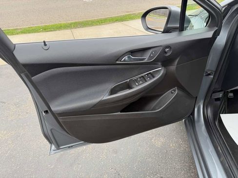 Used 2018 Chevrolet Cruze LT w/ Convenience Package image 11