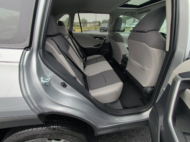 Used 2025 Toyota RAV4 XLE w/ Convenience Package FWD image 5