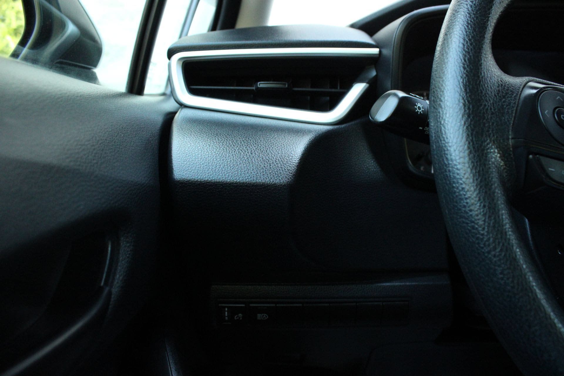 Used 2025 Toyota Corolla LE FWD image 28