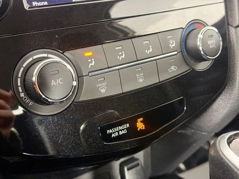Used 2018 Nissan Rogue S AWD/4WD image 15