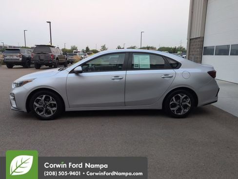 Used 2019 Kia Forte LXS FWD image 6