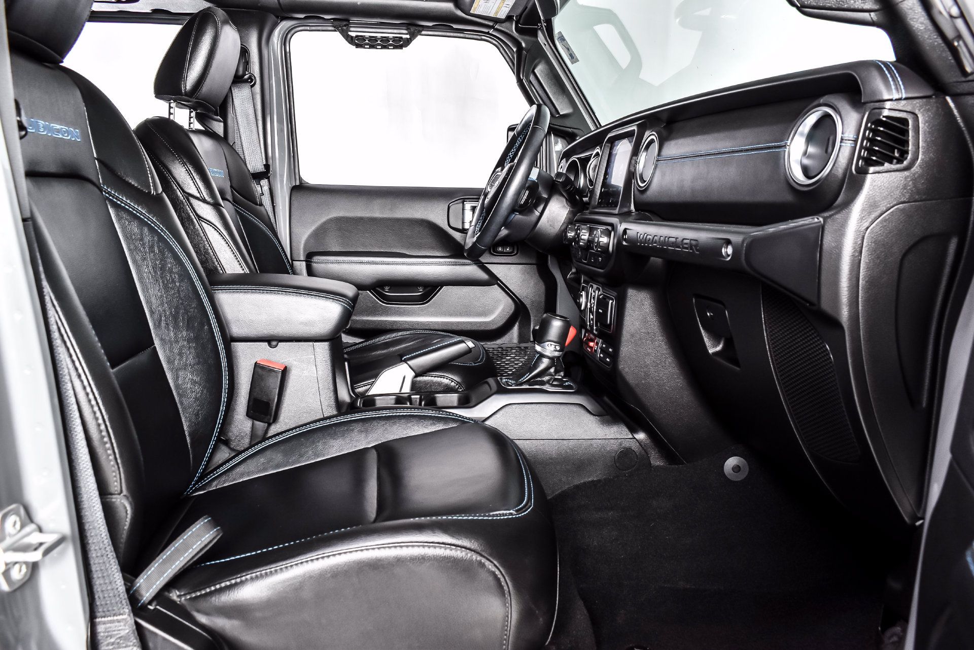 Used 2023 Jeep Wrangler Unlimited Rubicon 4xe w/ Cold Weather Group AWD/4WD image 24
