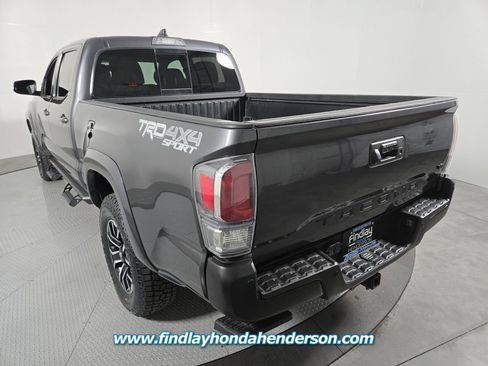 Used 2022 Toyota Tacoma TRD Sport image 4