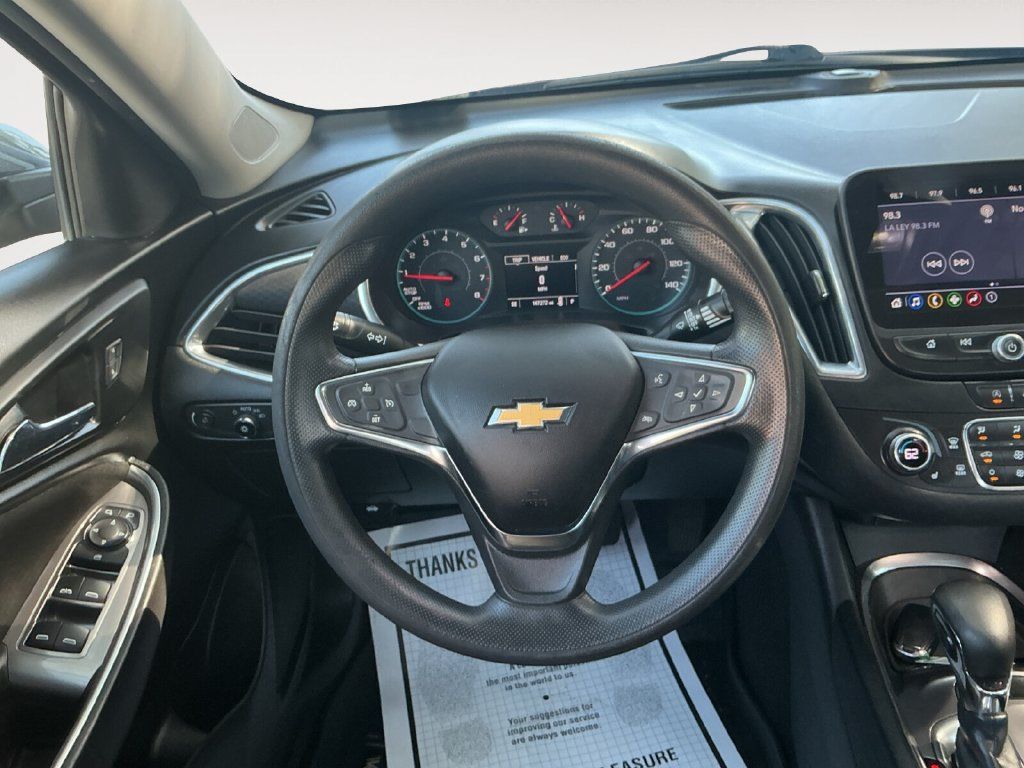 Used 2021 Chevrolet Malibu LT FWD image 17