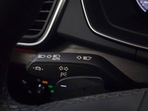 Certified 2025 Audi Q5 2.0T Premium Plus image 40